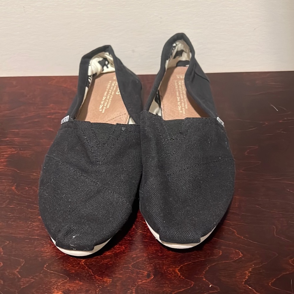 New Black Toms